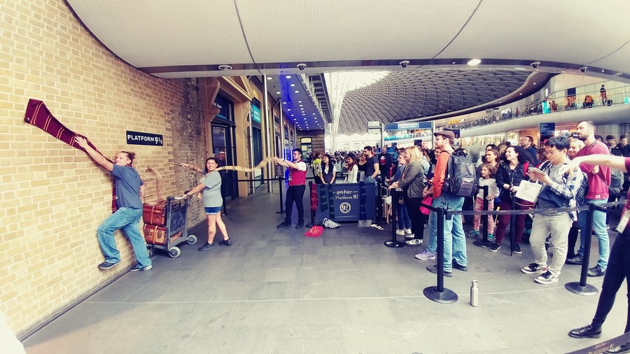 016 Harry Potter Platform 9 and three-fourths at Kings Cross